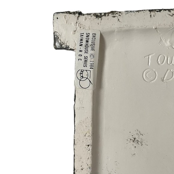 Department 56 Snow House Series Town Hall Christmas Village Piece Lighted 1984 - Picture 7 of 7